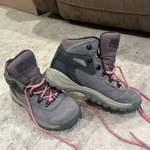 Columbia hiking shoes